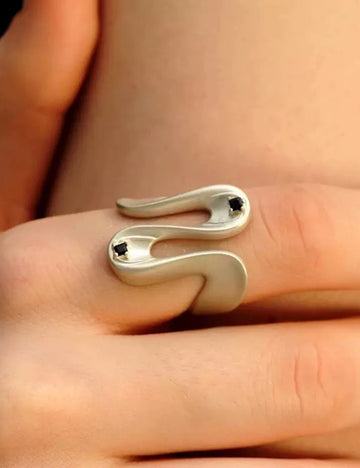 Retro Exaggerated Wave-Shape Open Ring 8ZA6JRG149L