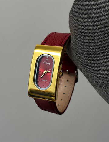 Retro Gold Tone Rectangle Quartz Watch DP25F737