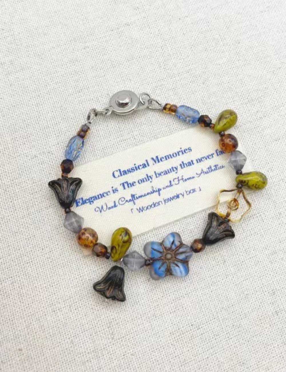 Vintage Irregular Flower Beaded Bracelet DP25E779