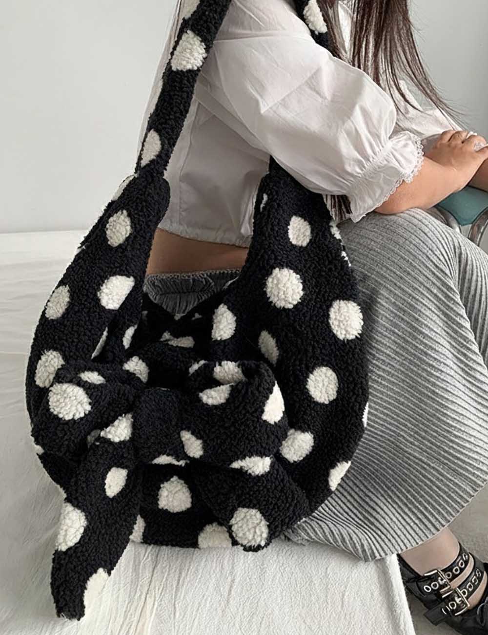 Polka Dots Plush Large Capacity Shoulder Bag DP25H588