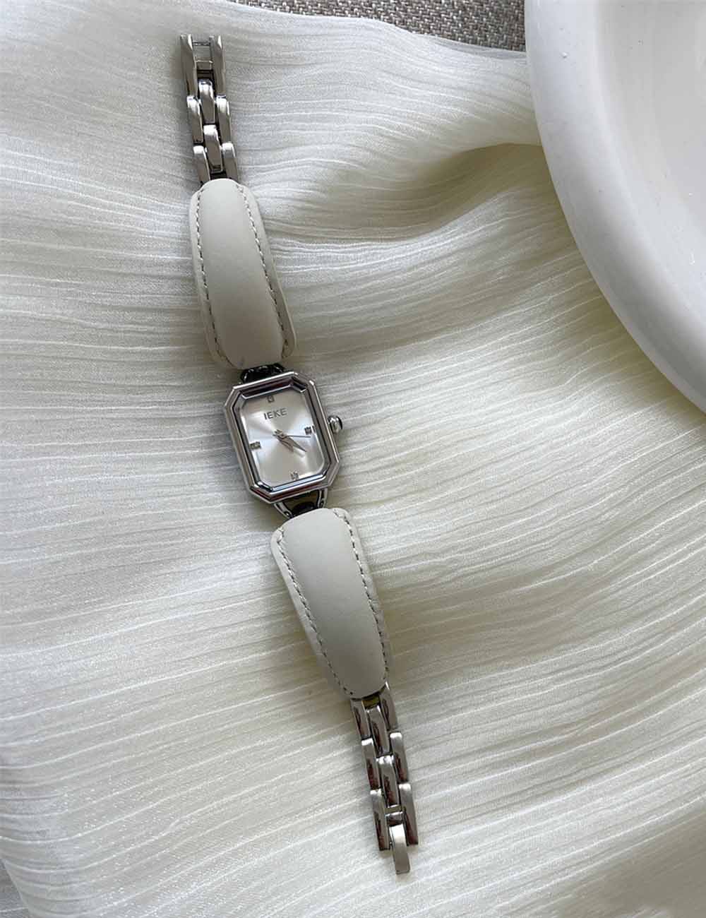 Elegant Square Dial Leather Bracelet Quartz Watch DP25F732