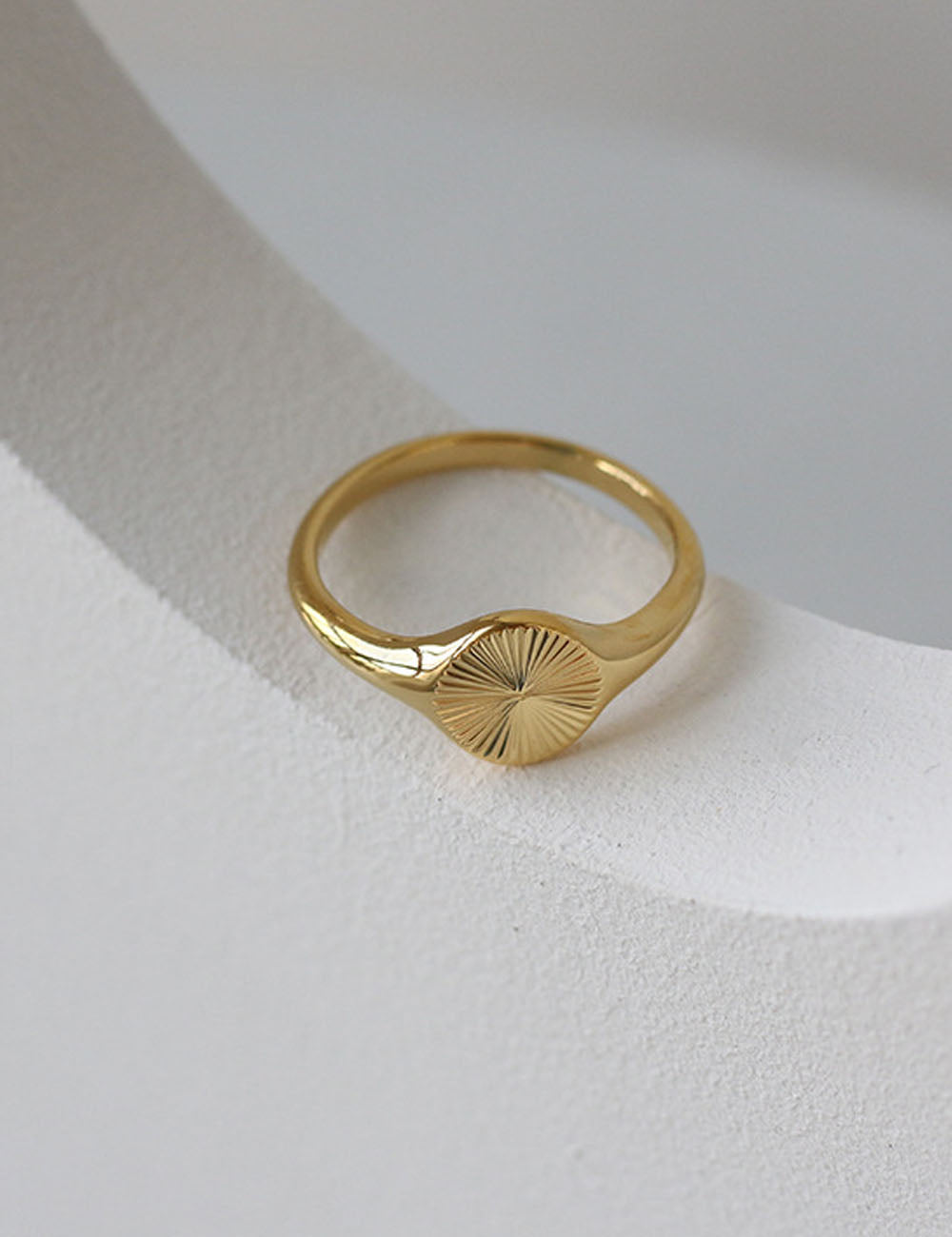 Minimalist Gold Plated Sun Burst Ring DP25E740