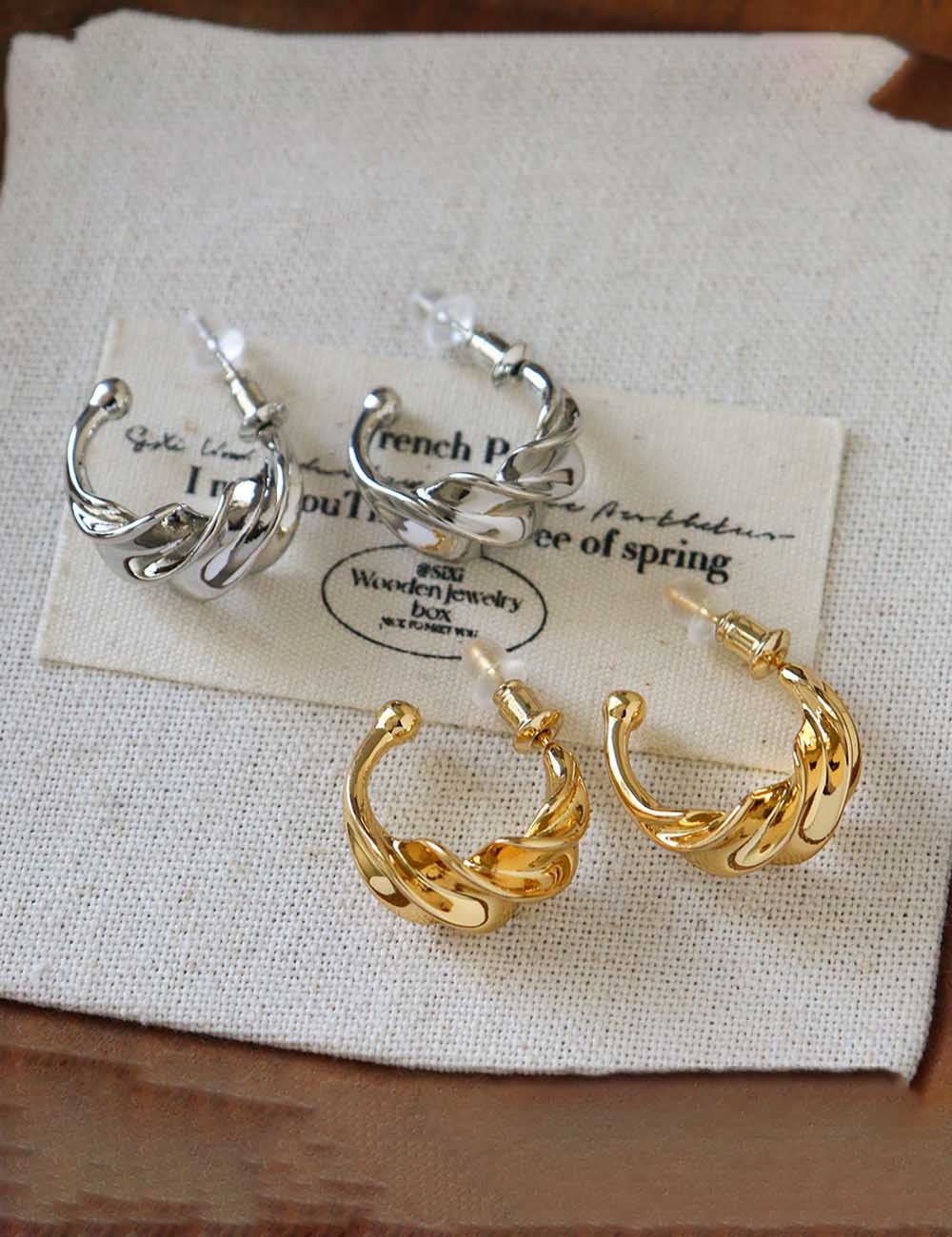 Chunky Gold C-Stud Earrings - DippedShop Wholesale - #4883