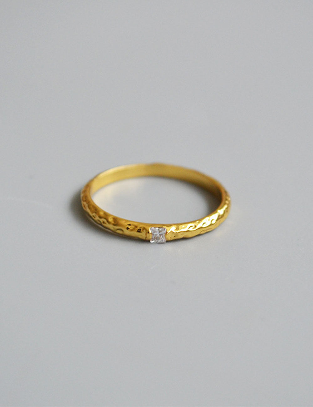 Vintage Gold Plated Rhinestone Thin Ring DP25E747