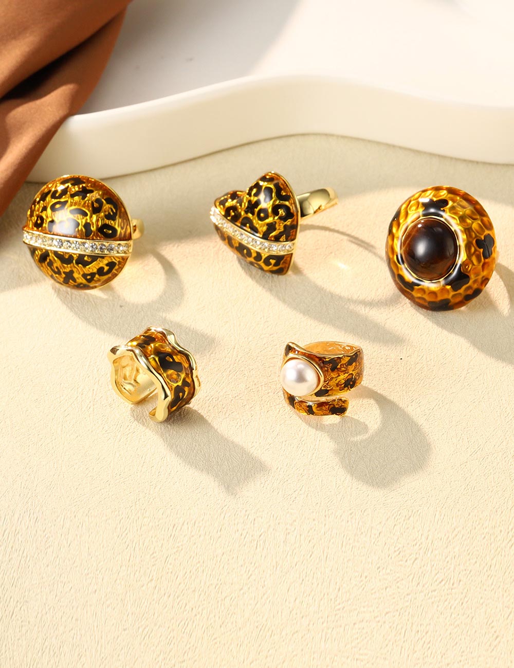 Vintage Enamel Leopard Print Heart Ring DP25F774